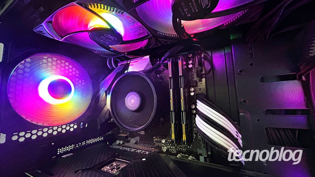 O overclock é frequente em PCs gamer (imagem: Emerson Alecrim/Tecnoblog)