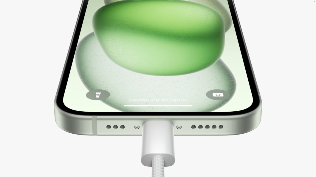 iPhone com conector USB-C (Imagem: Divulgação/Apple)