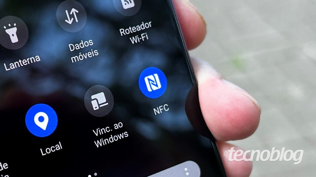 NFC em celular Android (imagem: Emerson Alecrim/Tecnoblog)