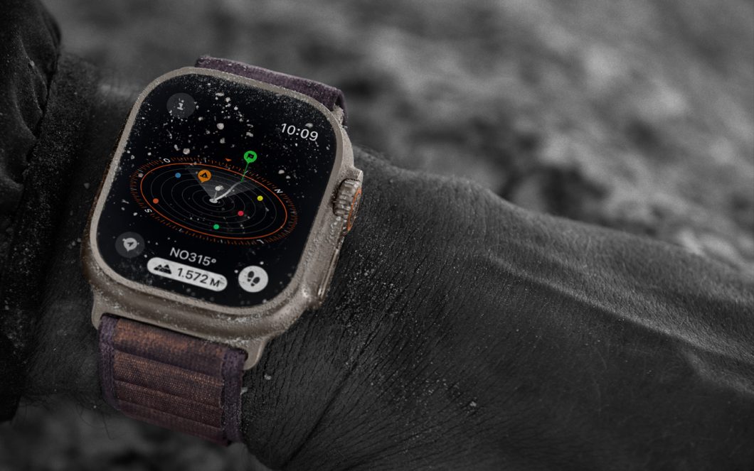 Apple Watch Ultra 2 no pulso de um homem