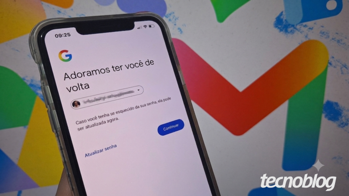Tela do celular com mensagem do Google “Adoramos ter você de volta” para atualizar a senha do Gmail, com botão “Continuar”