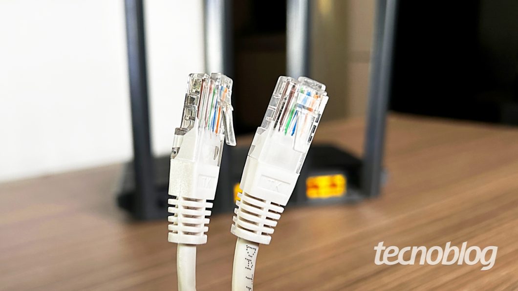 Cabo de rede Ethernet (imagem: Emerson Alecrim/Tecnoblog)