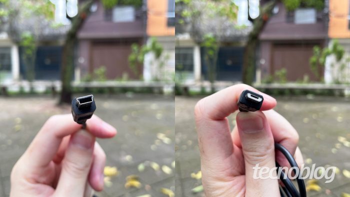 Cabos mini-USB (à esquerda) e micro-USB (imagem: Emerson Alecrim/Tecnoblog)