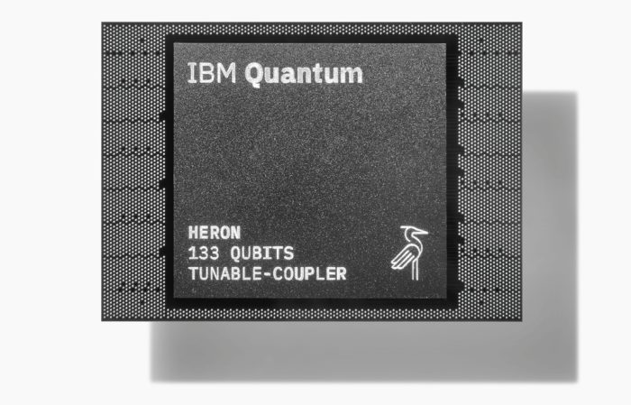Processador quântico Heron, com 133 qubits (imagem: divulgação/IBM)