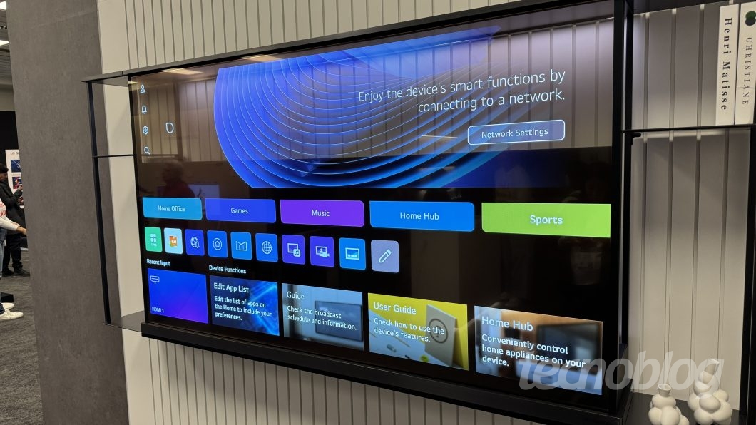 Interface da TV transparente da LG apresentada na CES 2024