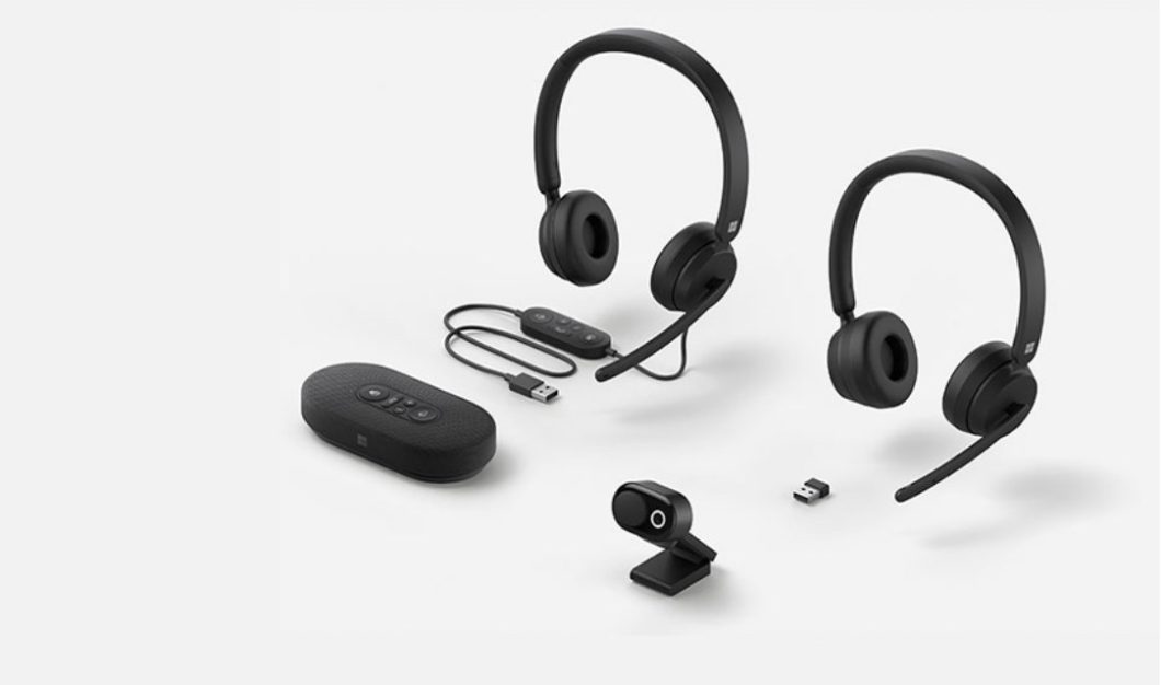 Entre produtos da linha de periféricos da marca Microsoft estão headsets, dock de áudio e webcam (Imagem: Divulgação/Microsoft)