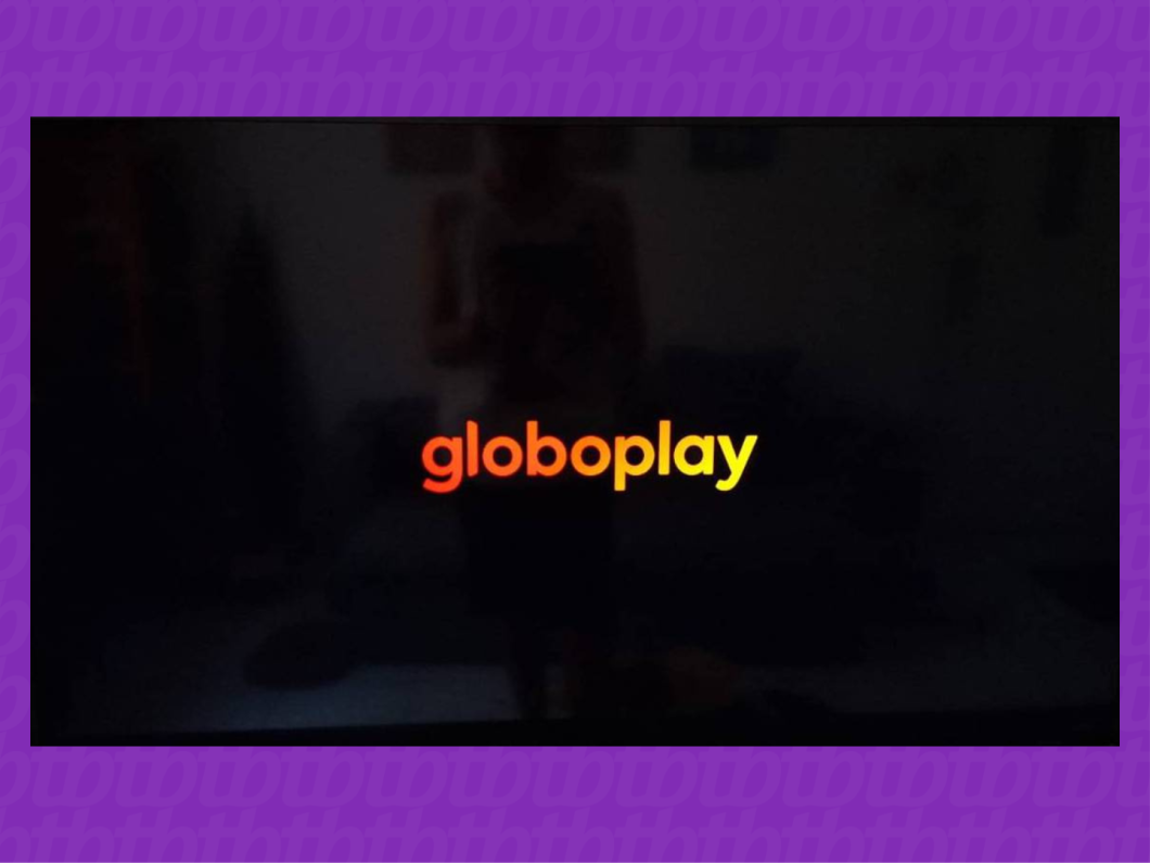 Foto da tela de uma smart tv conectando no Globoplay