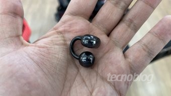 Huawei lança FreeClip, fones com design incomum que ficam presos na orelha