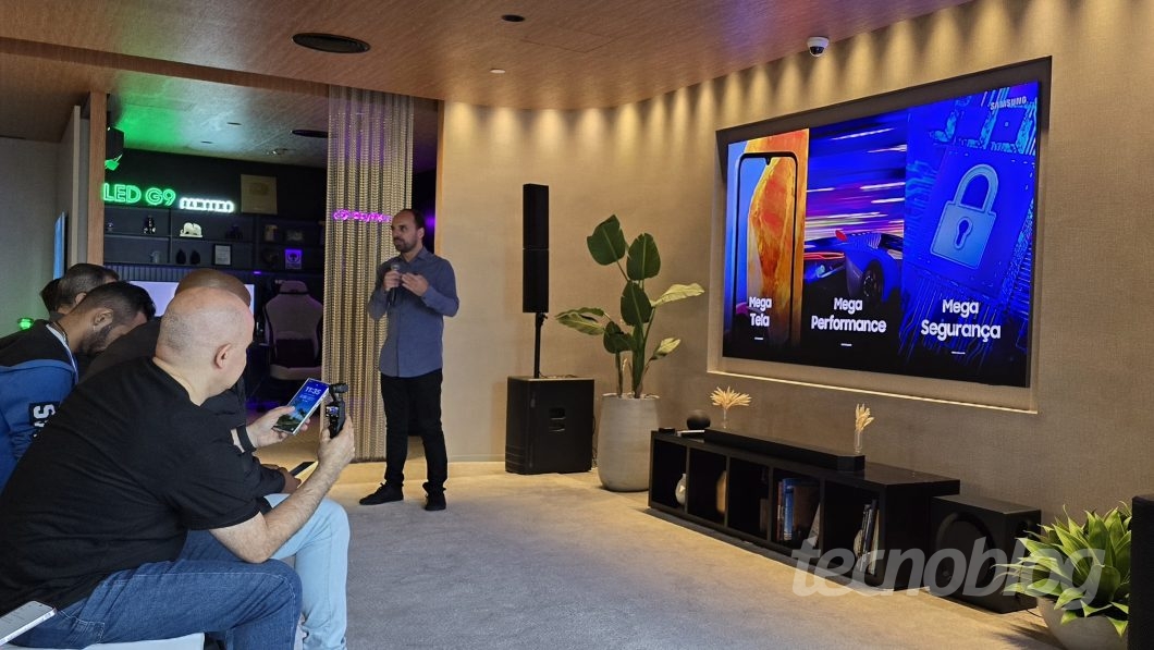 Renato Citrini apresenta novos smartphones na sede da Samsung em São Paulo