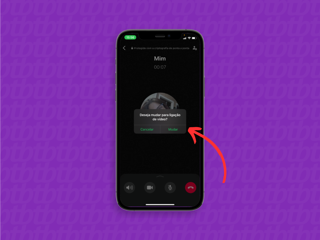 Captura de tela mostra pop-up de confirmação para alternar entre ligação de voz e vídeo no WhatsApp