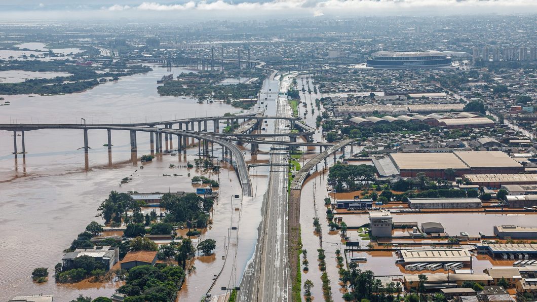 Imagem aérea de enchente em Canoas/RS