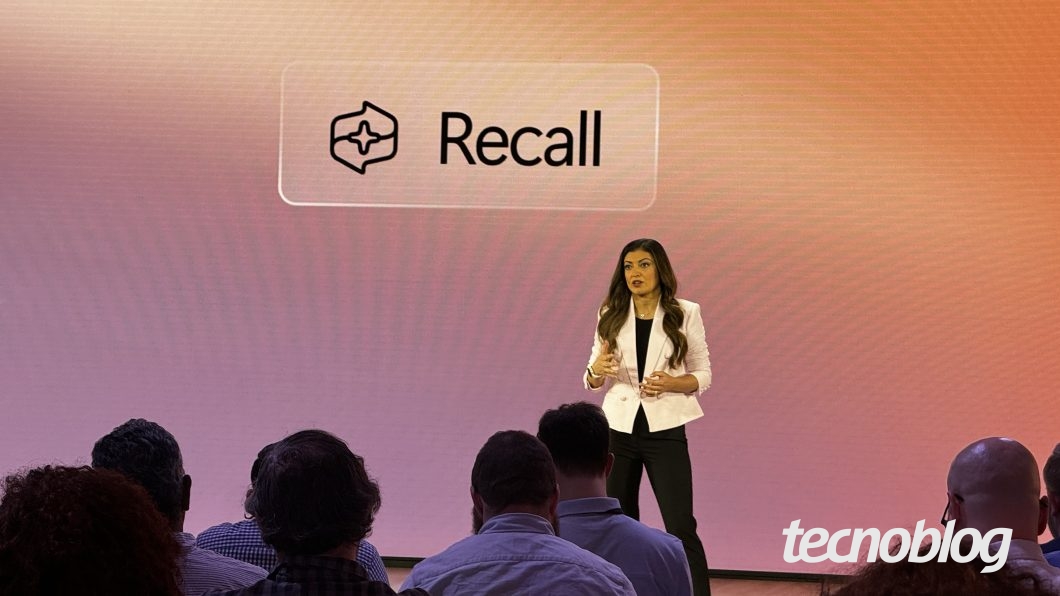 Carolina Hernandez detalha a ferramenta Recall (Foto: Thássius Veloso/Tecnoblog)