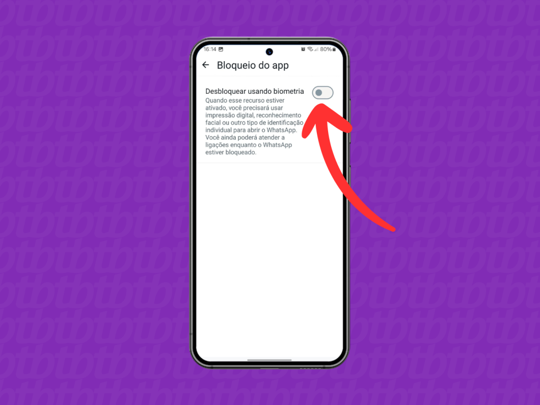 Captura de tela do aplicativo WhatsApp no Android mostra como ativar a opção "Desbloquear usando biometria"
