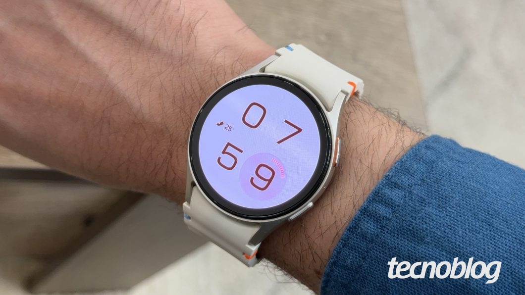 Galaxy Watch 7 mantém visual clássico dos relógios da Samsung, mas traz novo processador (Imagem: Thássius Veloso/Tecnoblog)