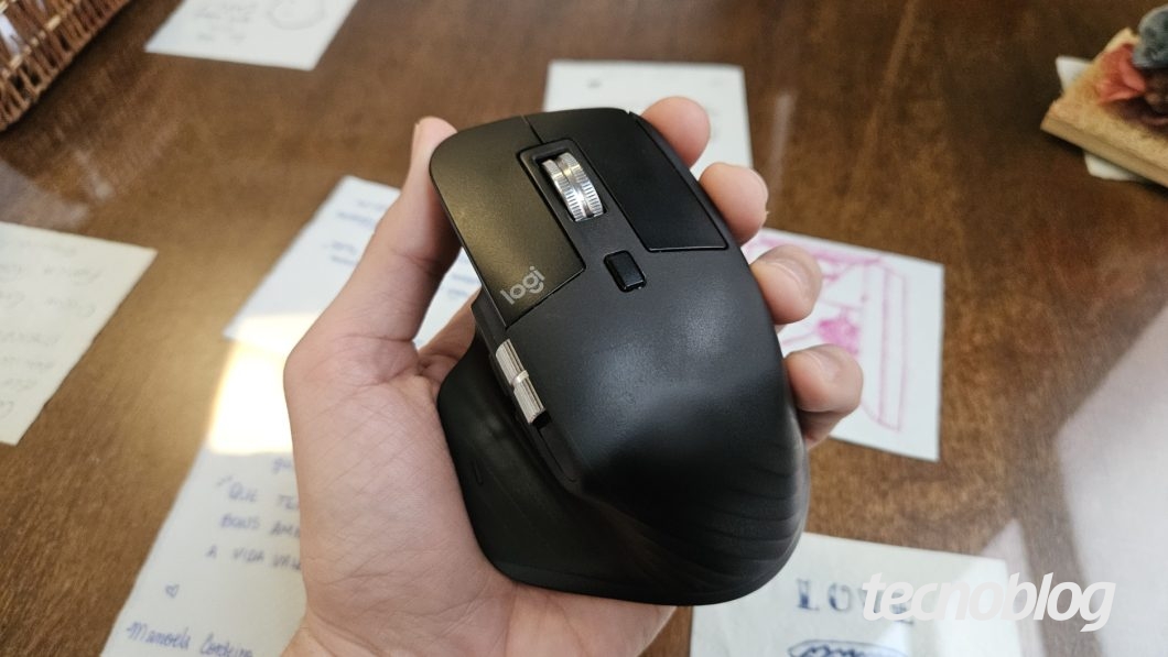 Mouse Logitech MX Master 3 (imagem: Everton Favretto/Tecnoblog)