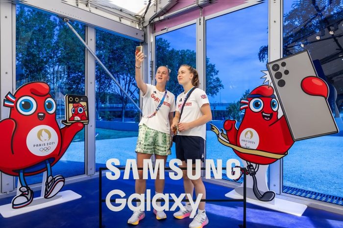 Galaxy Z Flip 6 Paris 2024 Olympic Edition entregue a atletas do Reino Unido (imagem: divulgação/Samsung)