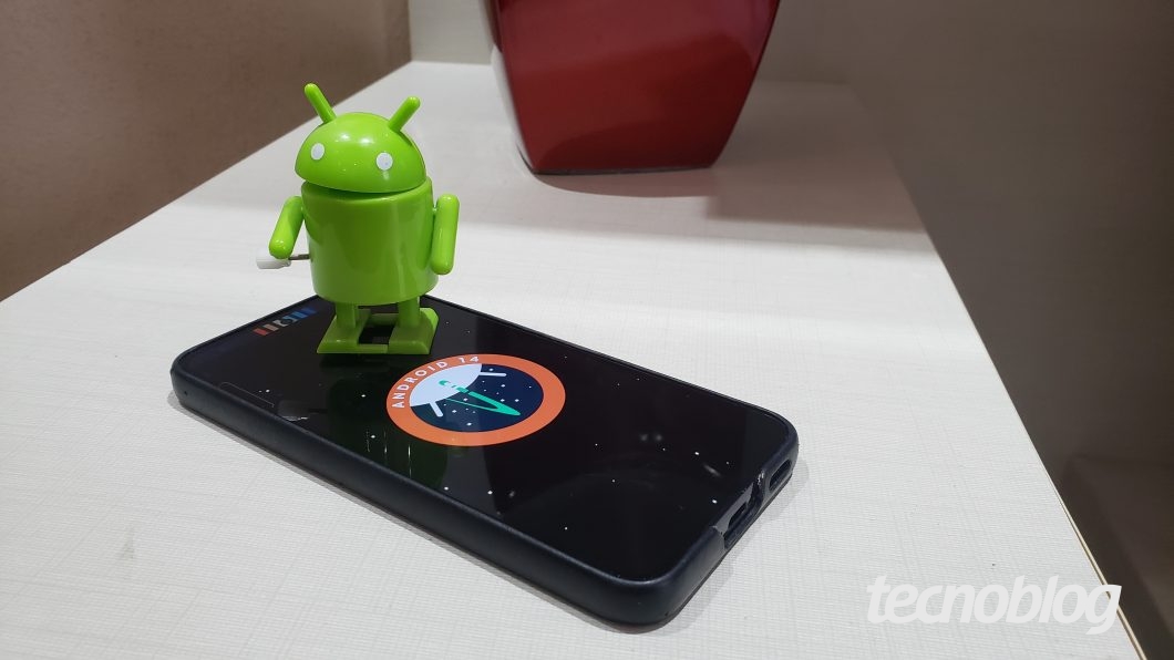 Easter egg do Android 14 e o robôzinho (bugdroid)