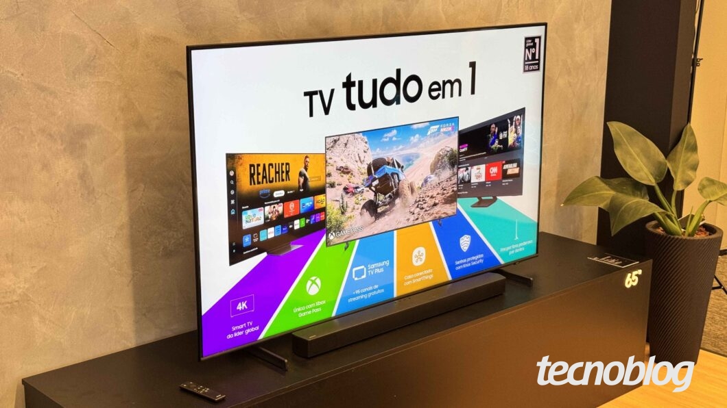 TV Samsung 65" QLED 4K permite jogar na nuvem através do Samsung Gaming Hub (Imagem: Thássius Veloso/Tecnoblog)