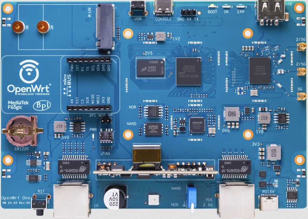 Placa que constitui o OpenWrt One em si (imagem original: reprodução/OpenWrt Project)