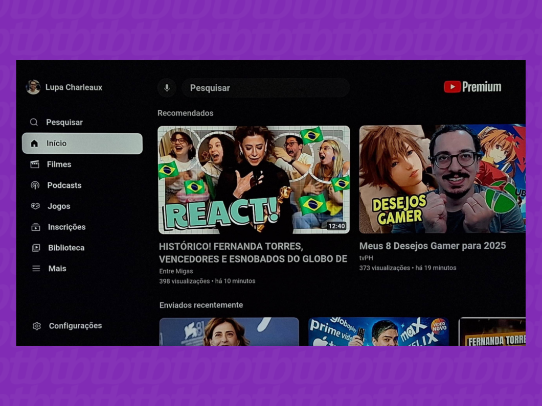 Captura de tela do aplicativo YouTube na smart tv mostra como abrir o menu de opções