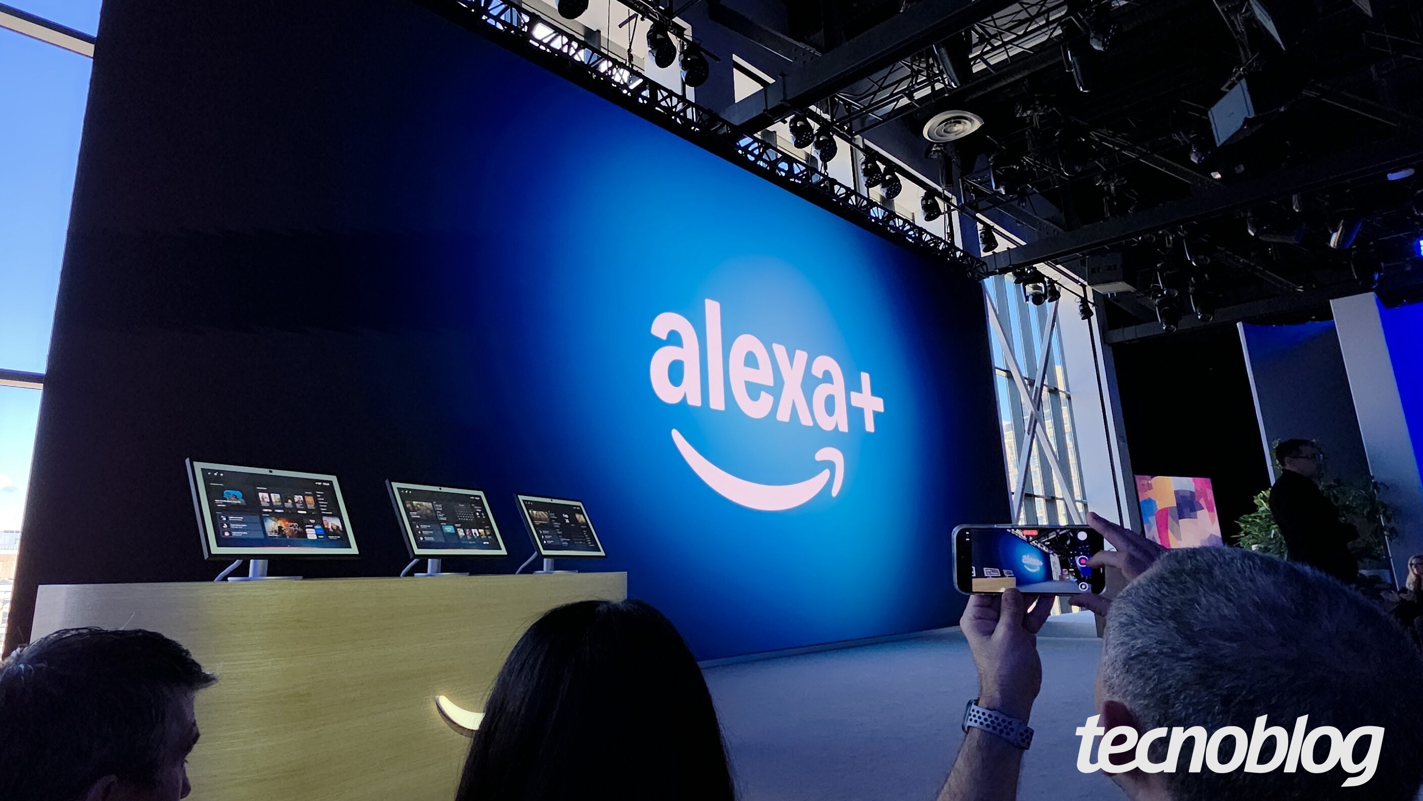 Amazon anuncia Alexa+, a nova assistente com inteligência artificial turbinada