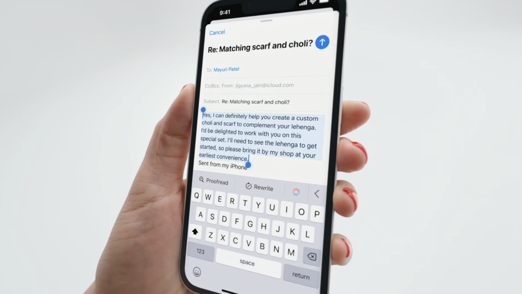 Celular na mão
