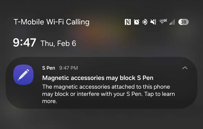 Notificação do Galaxy S25 Ultra informa sobre interferência de ímãs na S Pen 