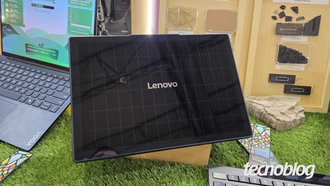 Lenovo Yoga Solar Concept PC (foto: Thássius Veloso/Tecnoblog)