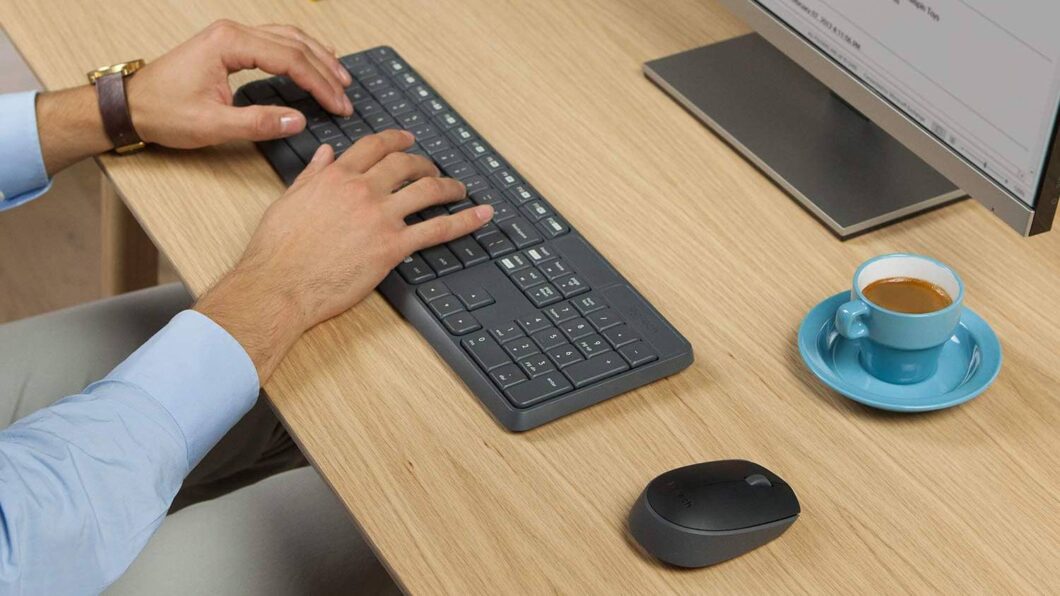 Combo Teclado e Mouse Logitech MK235