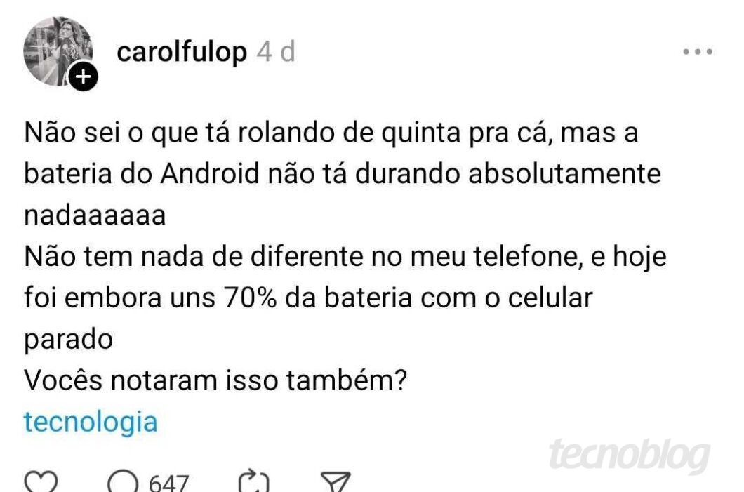 Uma captura de tela de uma postagem de mídia social mostra um usuário relatando um problema com a bateria de um celular Android: 