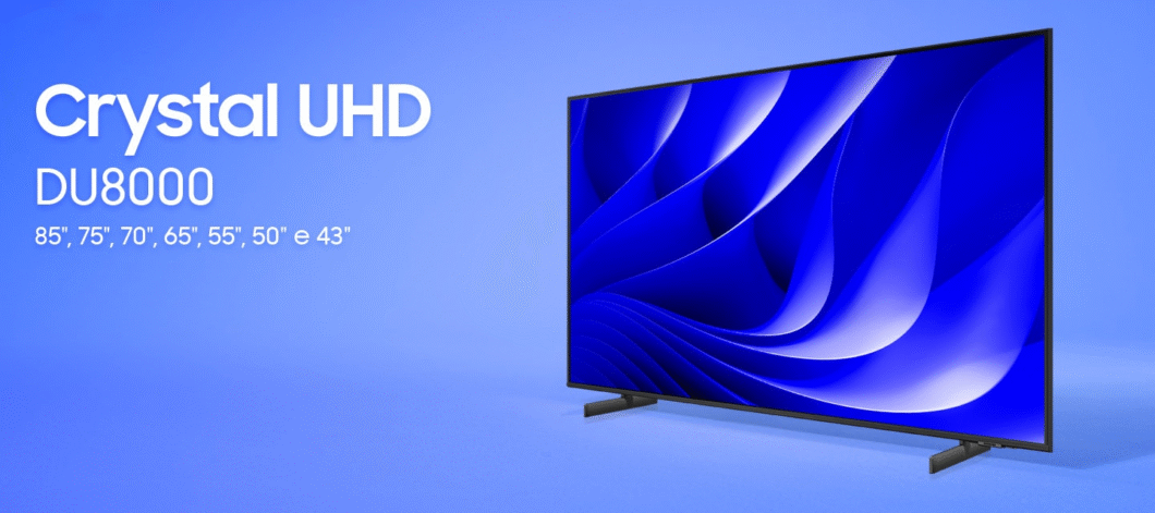 TV Samsung UHD DU8000 com fundo azul