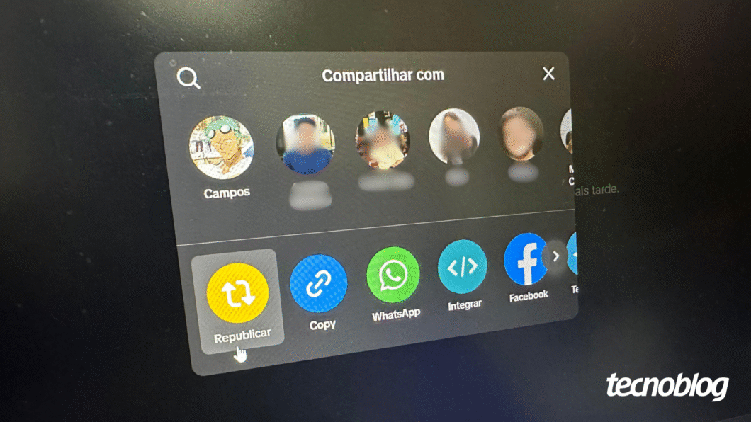 Botão “Republicar” em destaque na interface de compartilhamento do TikTok exibida em uma tela de computador