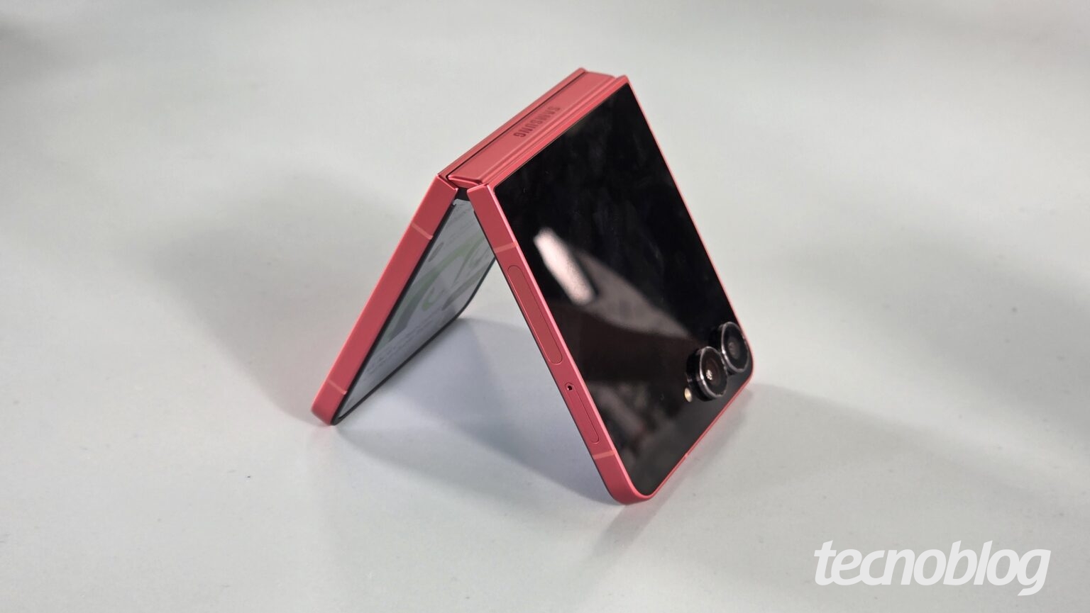 Exclusivo ganha destaque após novo desdobramento em exclusivo: galaxy z flip 8