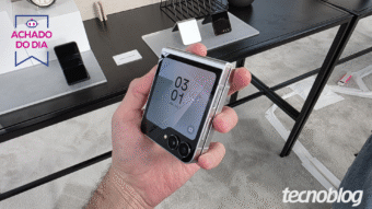 Galaxy Z Flip 7 FE (128 GB) tem tela AMOLED de 6,7