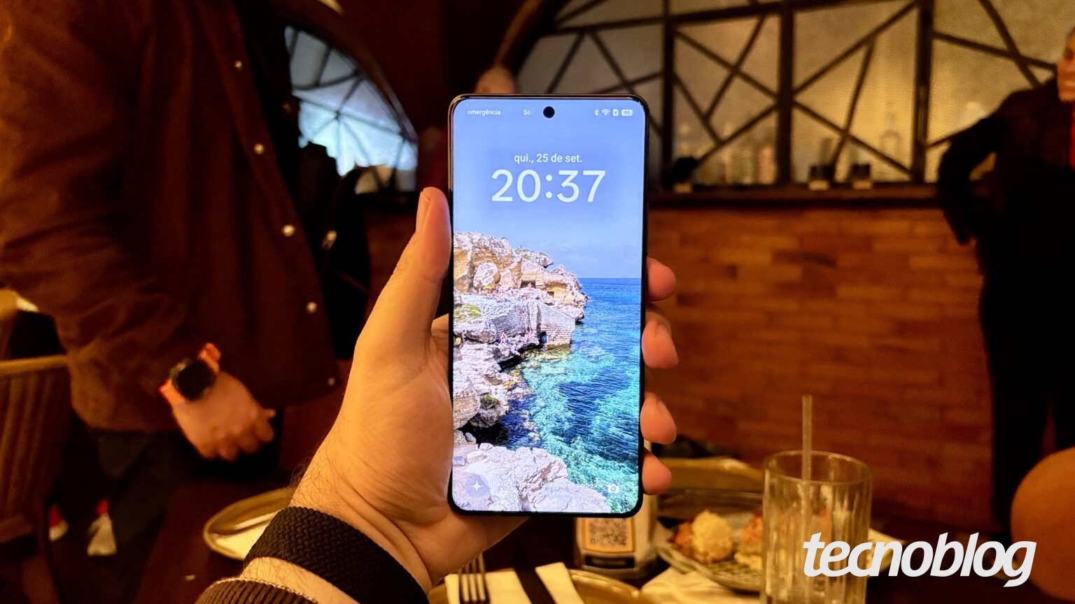 Crise das memórias está matando celulares baratos, diz consultoria