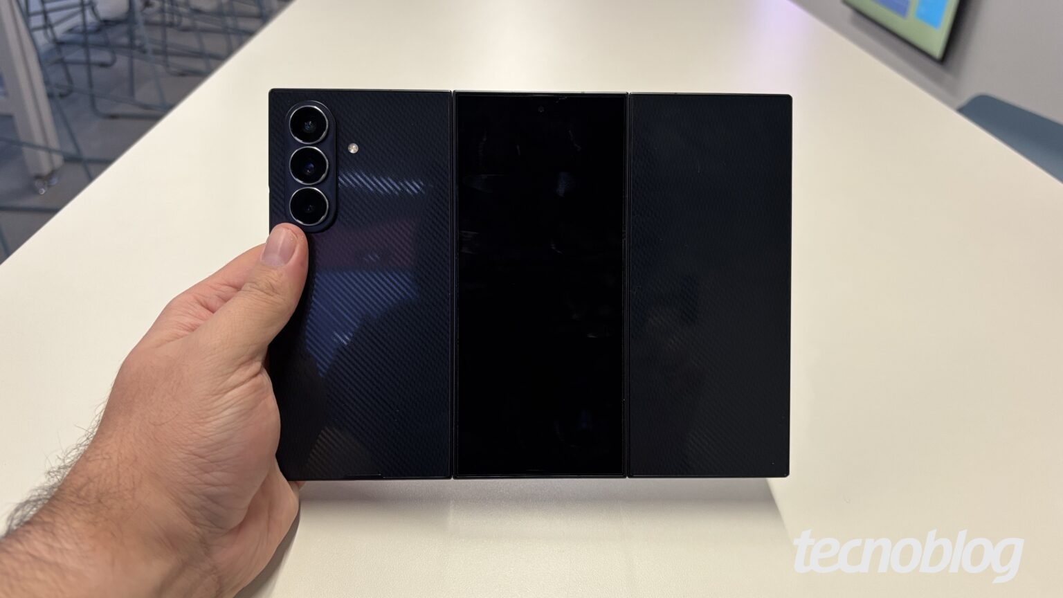 Samsung pode lançar nova geração do Galaxy TriFold em 2027