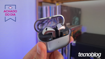 Galaxy Buds 3 têm design ergonômico, ANC e áudio de alta fidelidade; fones de ouvido sem fio recebem desconto de 58% sobre preço original em até 10x sem juros