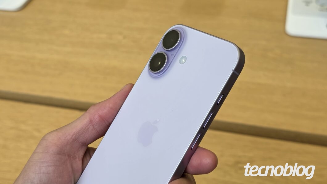 iPhone 17