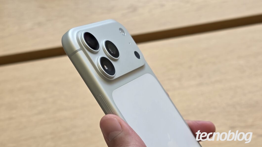 iPhone 17 Pro Max (foto: Thássius Veloso/Tecnoblog)