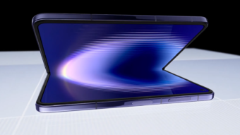 Pura X Max será lançado em 20 de abril, com display interno de até 7,7 polegadas. Primeiro iPhone dobrável pode ter design parecido.