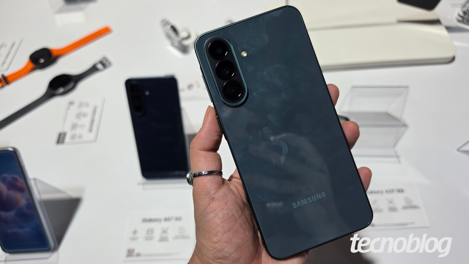 Galaxy A37 na cor verde