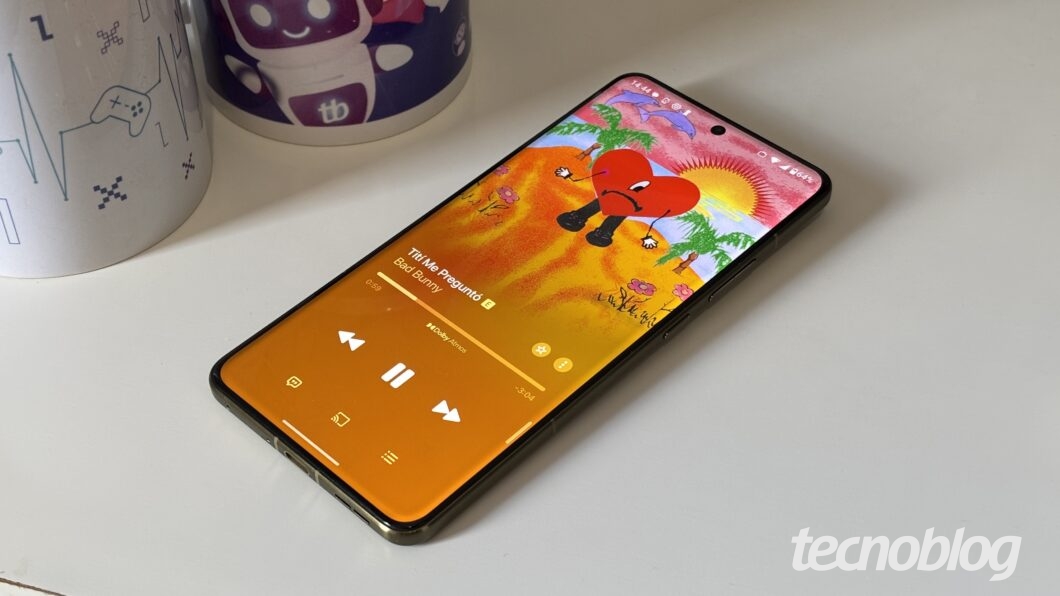 Motorola Signature mostrando Apple Music