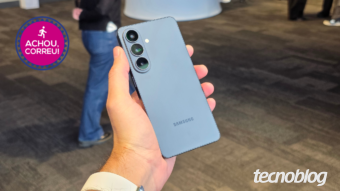Galaxy S26 (256 GB) conta com tela AMOLED de 120 Hz, câmera de 50 MP e 12 GB de RAM; celular da Samsung sai 40% mais barato em até 12x sem juros com cupom