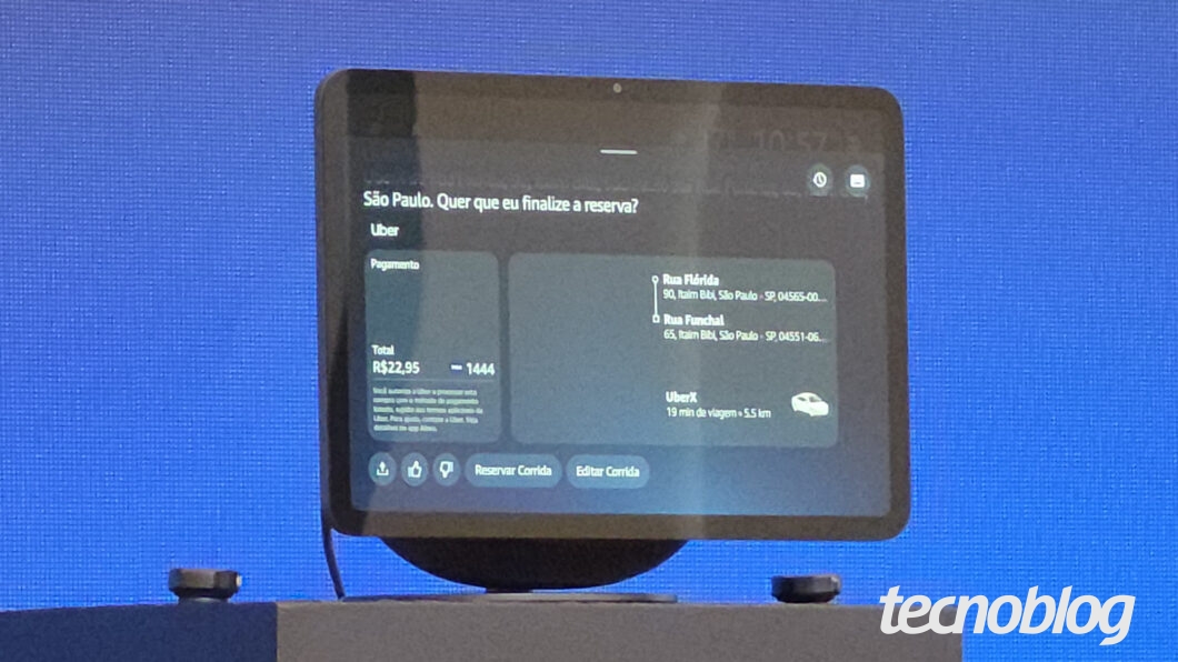 Tela do Echo Show mostrando uma reserva de Uber feita pela Alexa+ em São Paulo, com valor e destinos