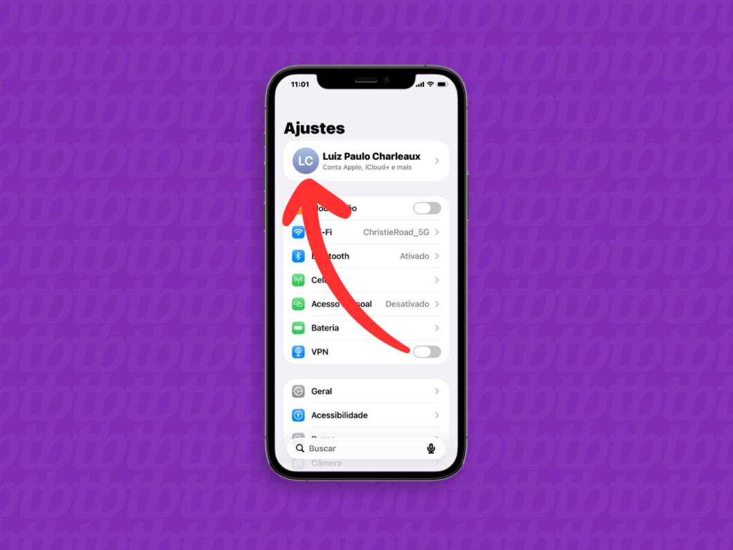 Abrindo o menu da Conta Apple em “Ajustes” no iPhone, tocando no nome do perfil (Luiz Paulo Charleaux)