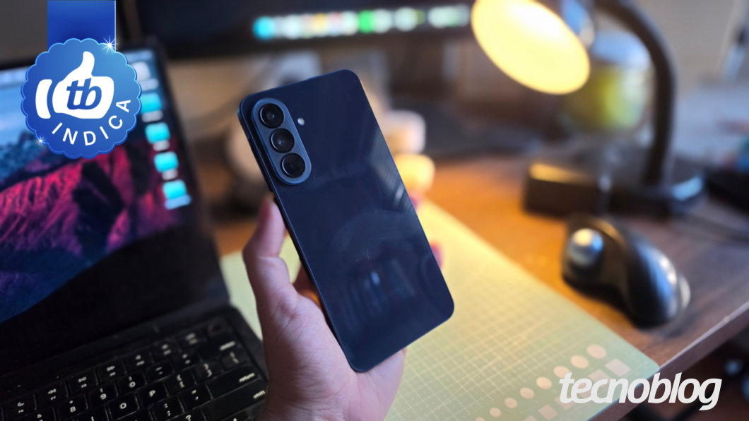 Galaxy A57: celular Samsung sendo mostrado com câmera e tela, destacando um dos melhores custo-benefício de 2026