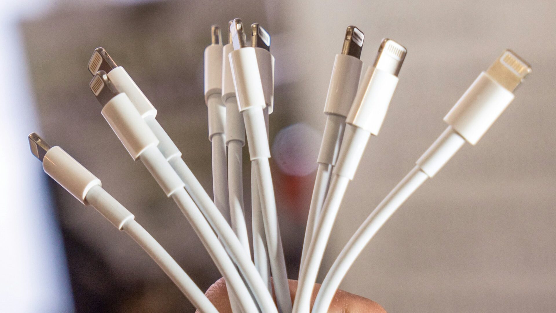 Como saber se o cabo do iPhone é original? Veja 5 dicas para descobrir