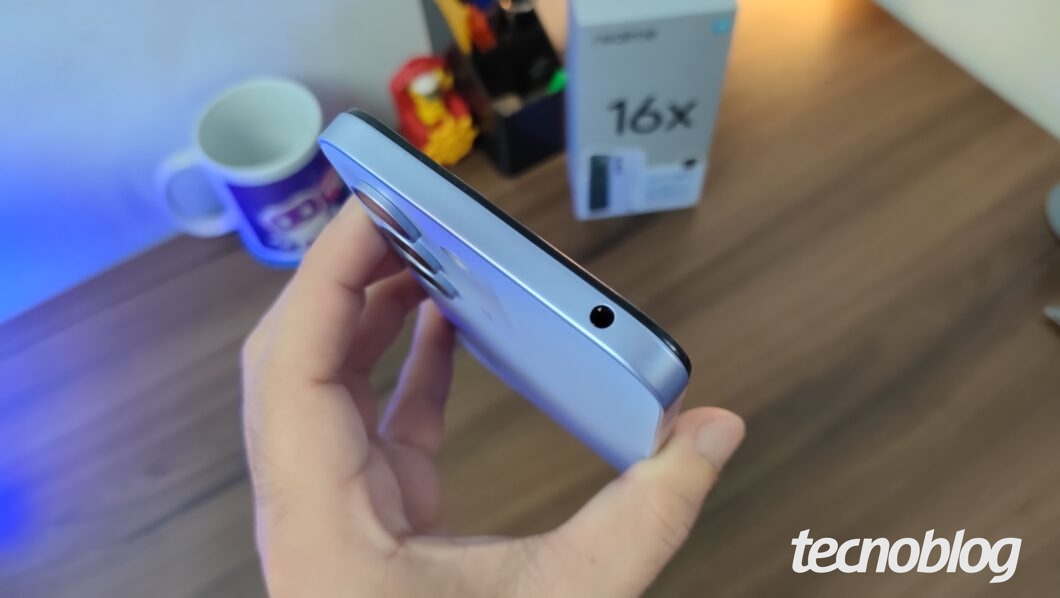 Foto das bordas do Realme 16x