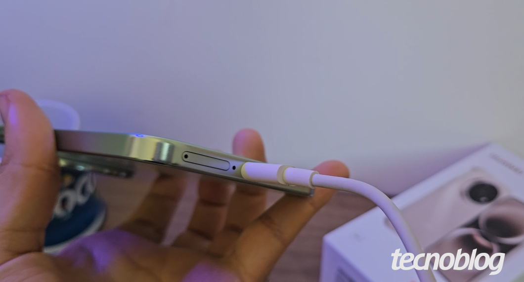 Nova 15 Max acompanha apenas cabo USB-C, sem carregador para tomada