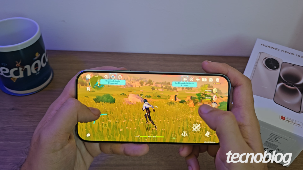 Celular Huawei Nova 15 Max rodando jogo; qualidade dos gráficos varia conforme a exigência do jogo